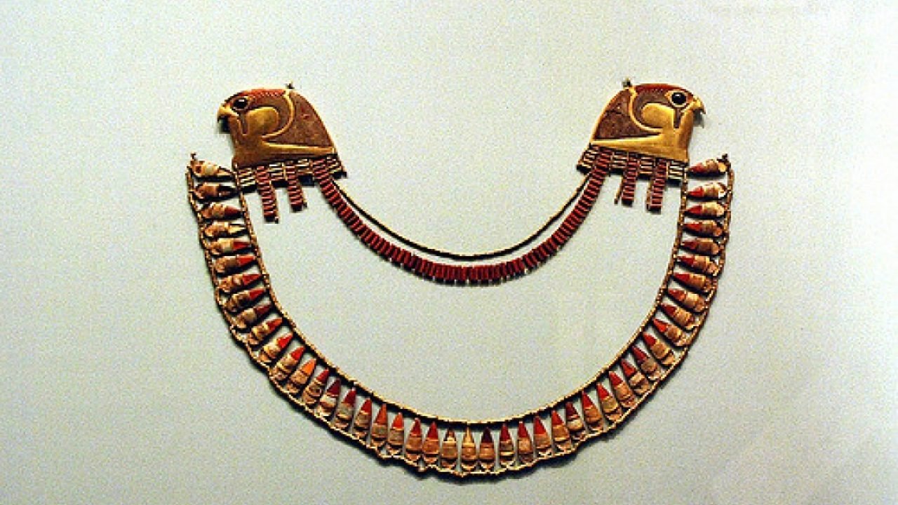 Jewellery The Eyewitness of History